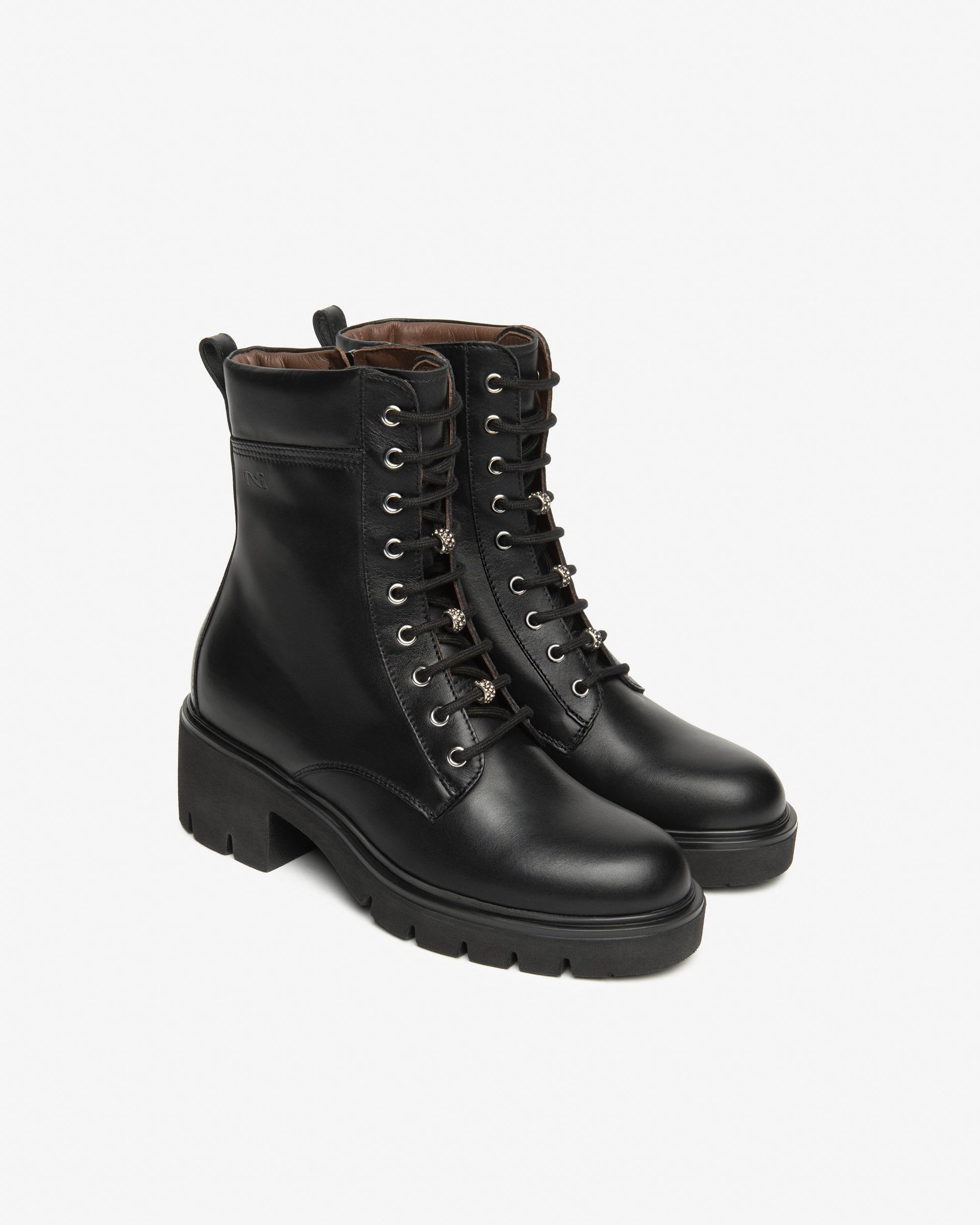 ANFIBIO IN PELLE NERA LACCI - CALZATURE - Due Piedi