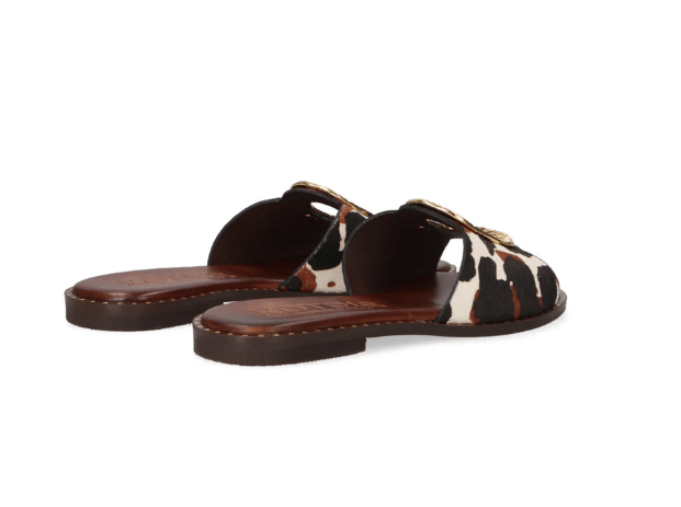 CIABATTA CON ACCESSORIO - CALZATURE - Due Piedi