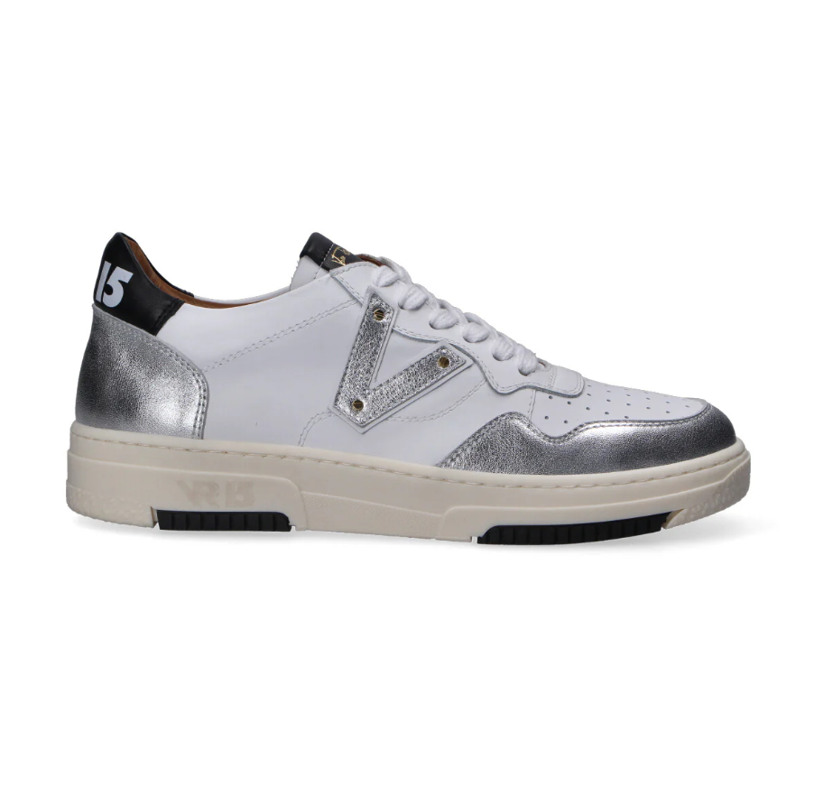 SNEAKERS IN PELLE CON V