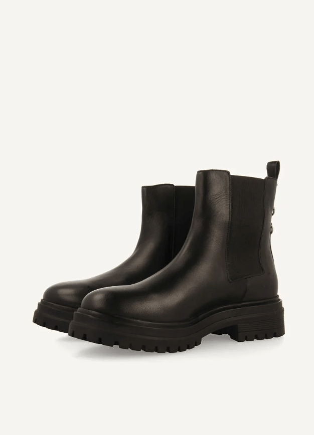 GHETTA IN PELLE NERA - CALZATURE - Due Piedi
