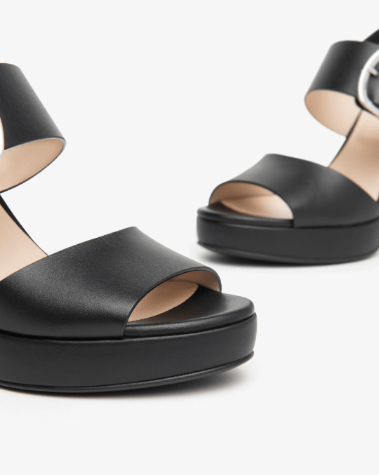 SANDALO IN PELLE CON PLATEAU - CALZATURE - Due Piedi