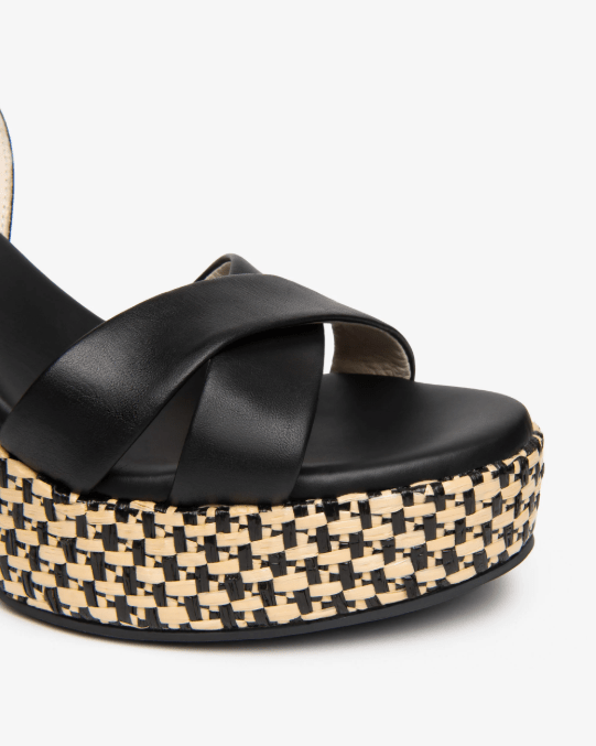 SANDALO IN PELLE CON PLATEAU - CALZATURE - Due Piedi