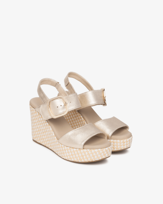 SANDALO IN PELLE CON ZEPPA - CALZATURE - Due Piedi