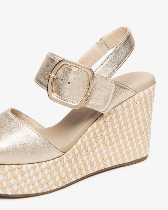 SANDALO IN PELLE CON ZEPPA - CALZATURE - Due Piedi