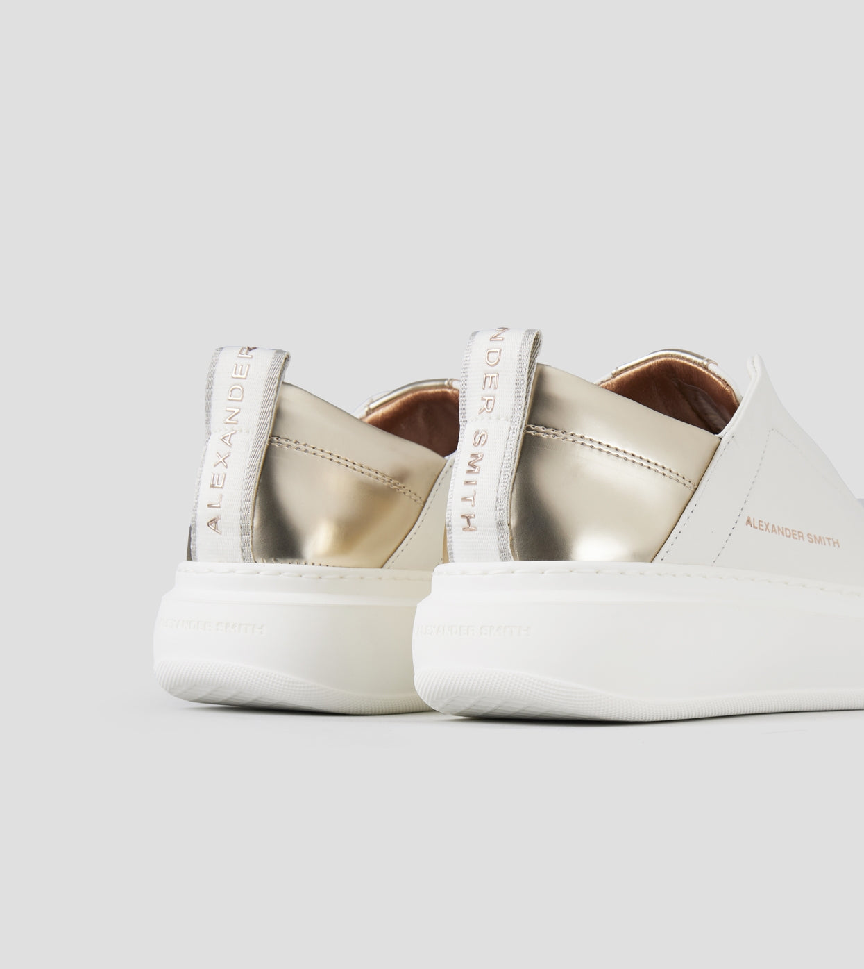 SNEAKERS IN PELLE - CALZATURE - Due Piedi