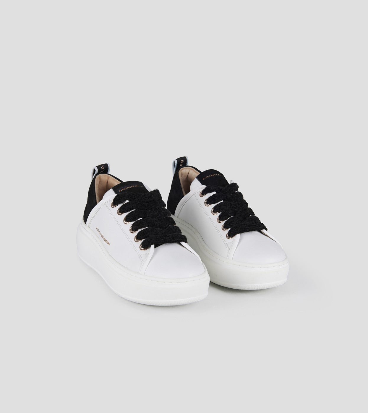 SNEAKERS IN PELLE - CALZATURE - Due Piedi