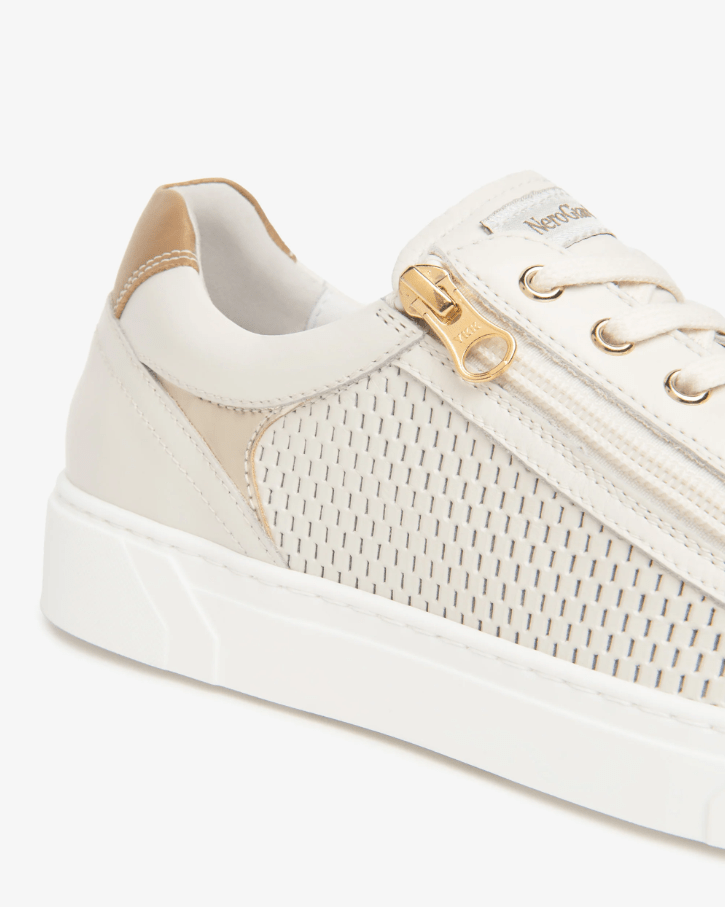 SNEAKERS IN PELLE - CALZATURE - Due Piedi