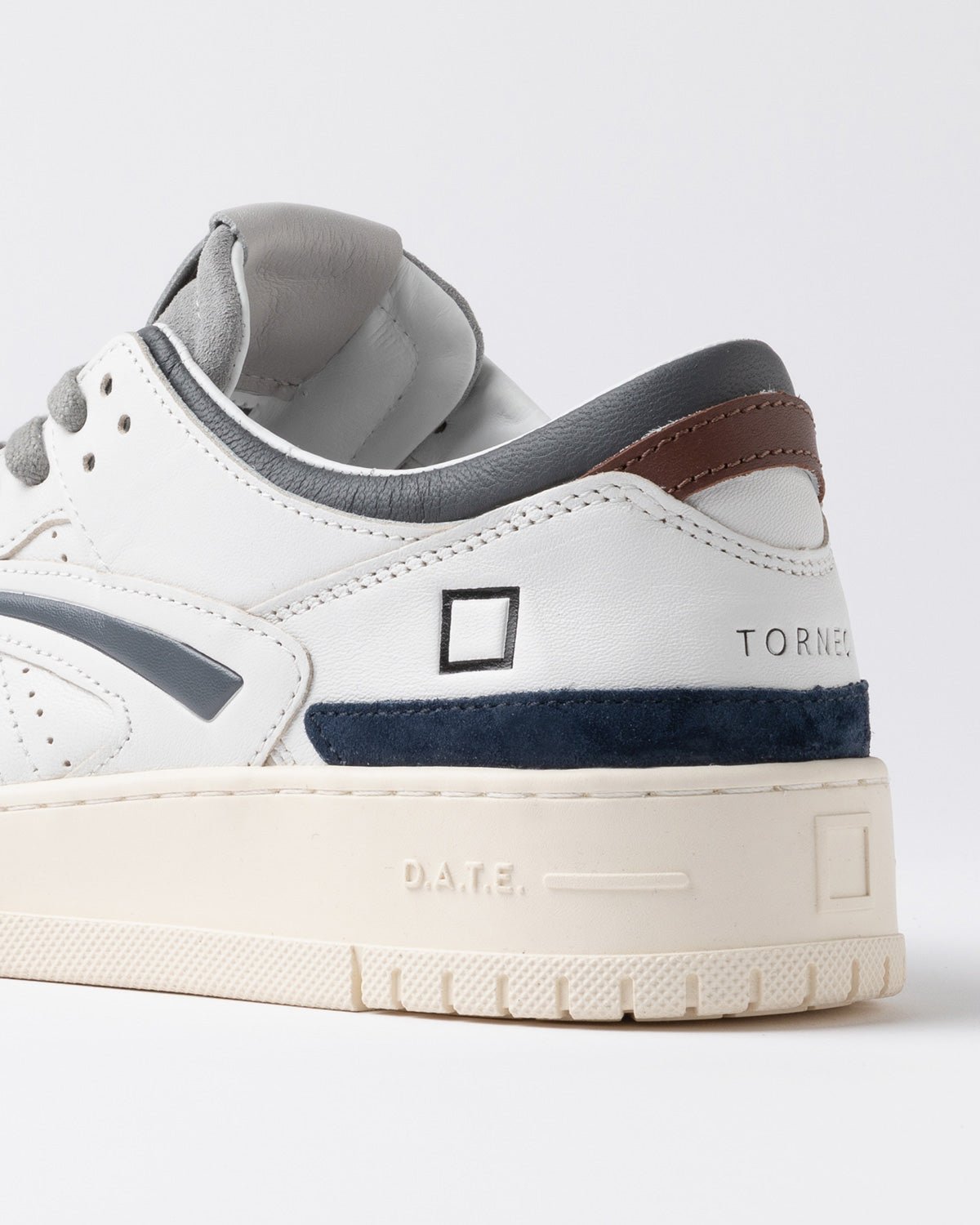 SNEAKERS IN PELLE - CALZATURE - Due Piedi