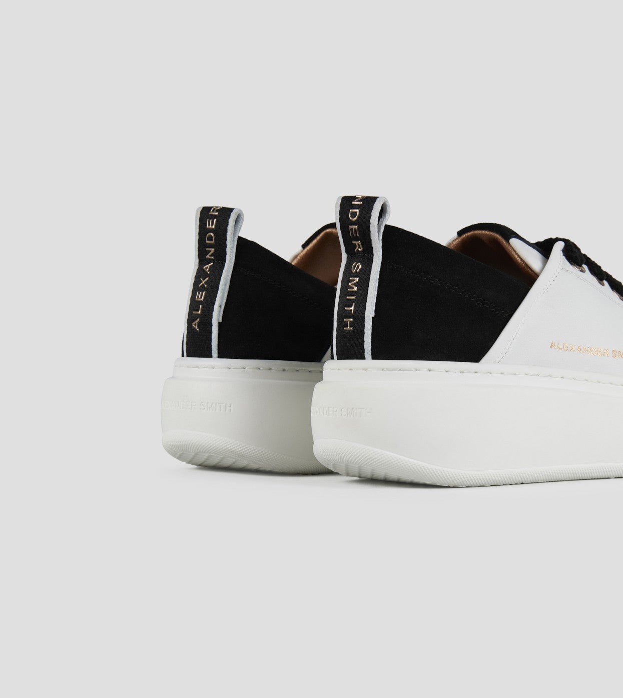 SNEAKERS IN PELLE - CALZATURE - Due Piedi
