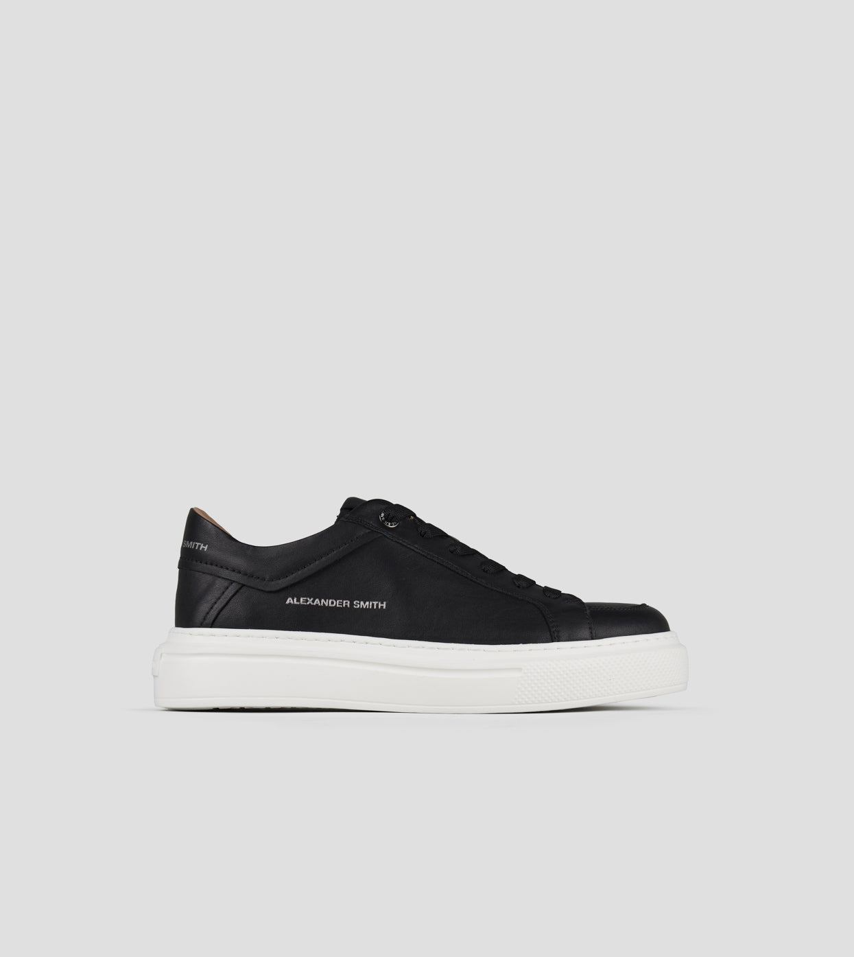 SNEAKERS IN PELLE - CALZATURE - Due Piedi