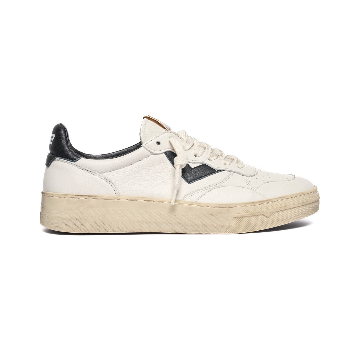 SNEAKERS IN PELLE - CALZATURE - Due Piedi