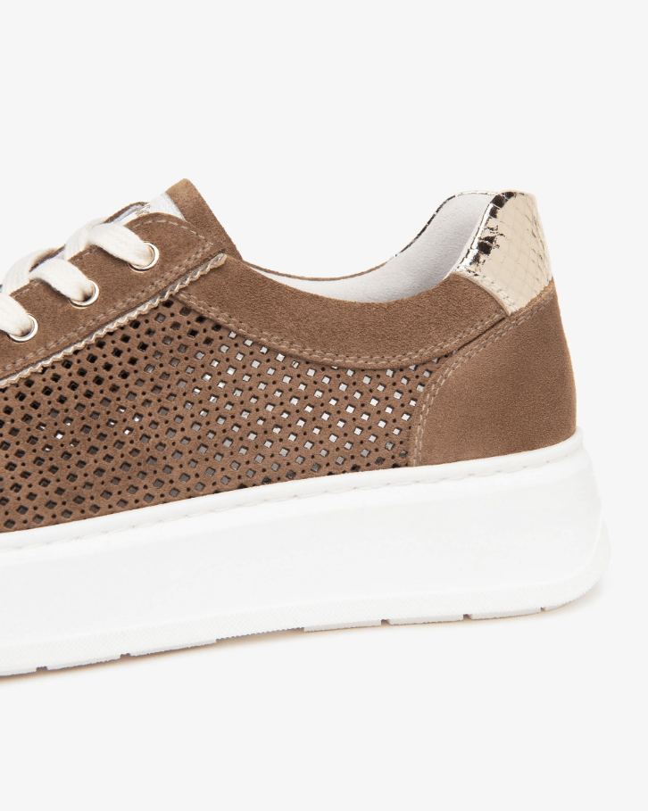 SNEAKERS IN PELLE - CALZATURE - Due Piedi