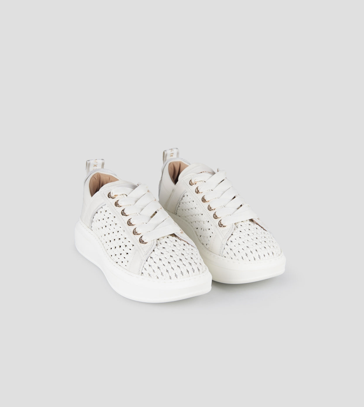 SNEAKERS IN PELLE - CALZATURE - Due Piedi