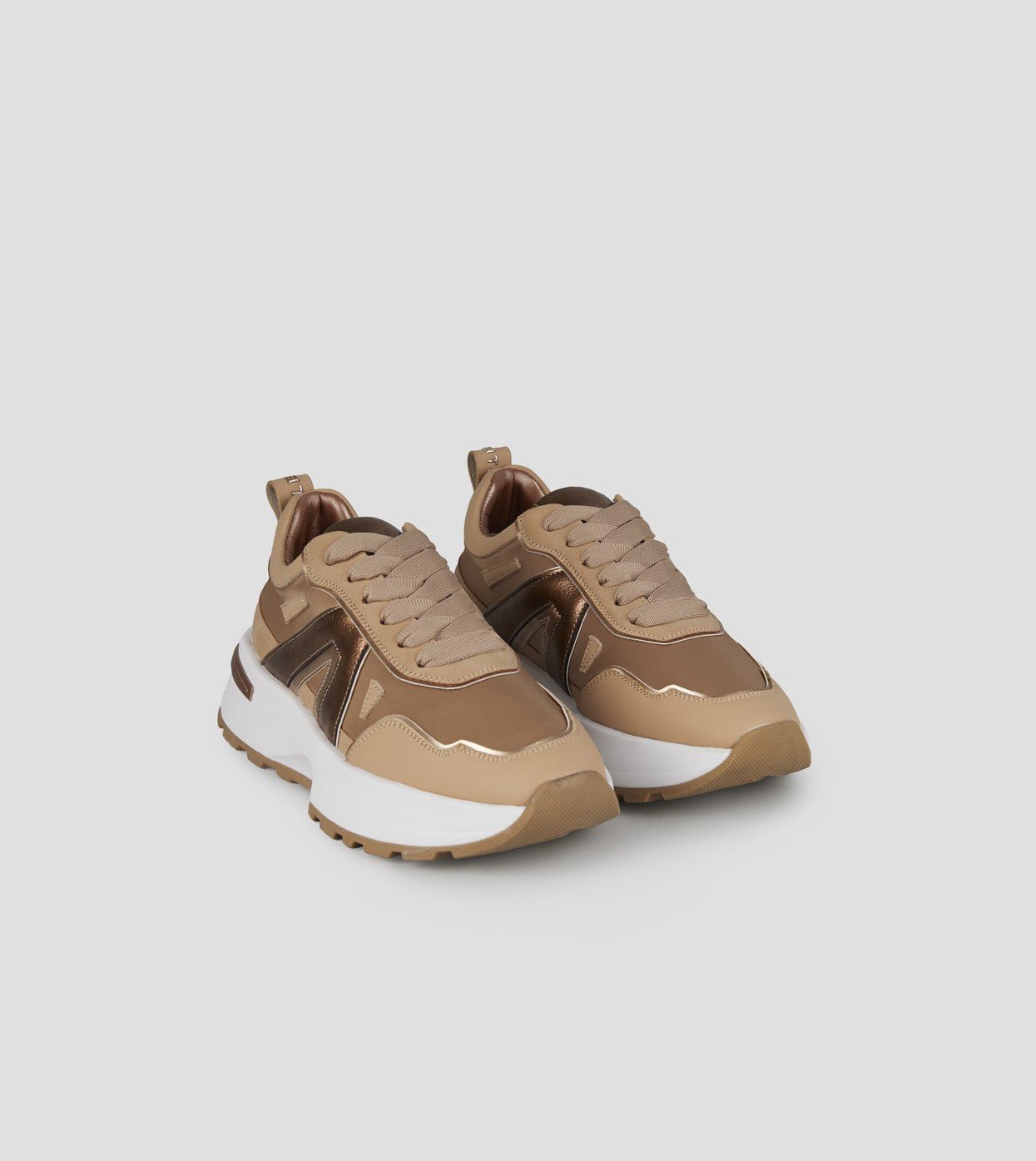 SNEAKERS IN PELLE - CALZATURE - Due Piedi