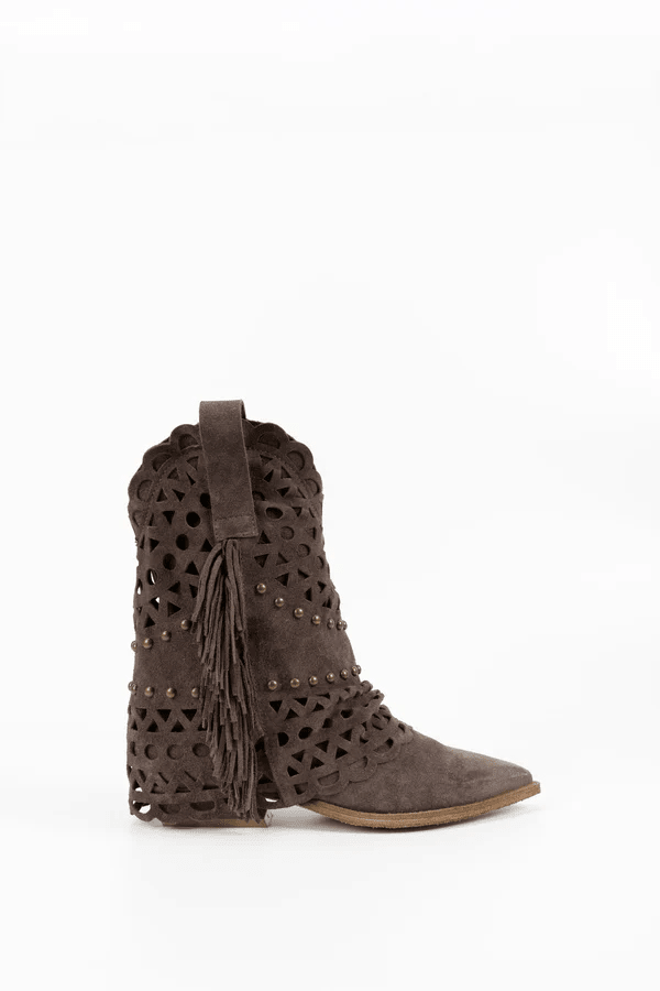 STIVALE IN CAMOSCIO CON FRANGE - CALZATURE - Due Piedi