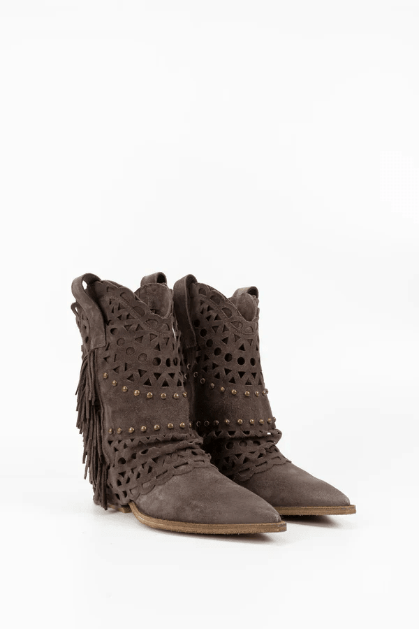 STIVALE IN CAMOSCIO CON FRANGE - CALZATURE - Due Piedi