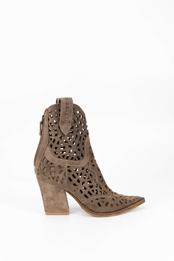 TRONCHETTO IN CAMOSCIO - CALZATURE - Due Piedi