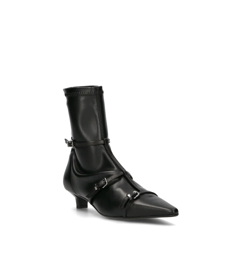 TRONCHETTO IN PELLE NERO - CALZATURE - Due Piedi